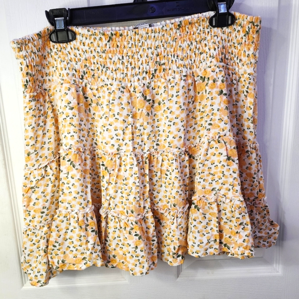 💞3/$24💞 American Eagle Floral Yellow Mini Skirt Size L